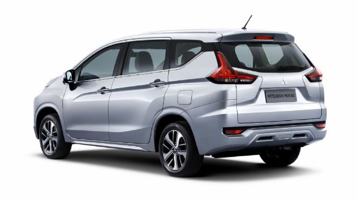 Κατά τη Mitsubishi το μοντέλο συνδυάζει «τη σκληρότητα των SUV με την ευρυχωρία των MPV». Η εμφάνισή του είναι αρκετά «τολμηρή» και συνδυάζει πολλά από τα στοιχεία από τα πρωτότυπα της εταιρείας των τελευταίων χρόνων. Κατά τη Mitsubishi το μοντέλο συνδυάζει «τη σκληρότητα των SUV με την ευρυχωρία των MPV». Η εμφάνισή του είναι αρκετά «τολμηρή» και συνδυάζει πολλά από τα στοιχεία από τα πρωτότυπα της εταιρείας των τελευταίων χρόνων.
