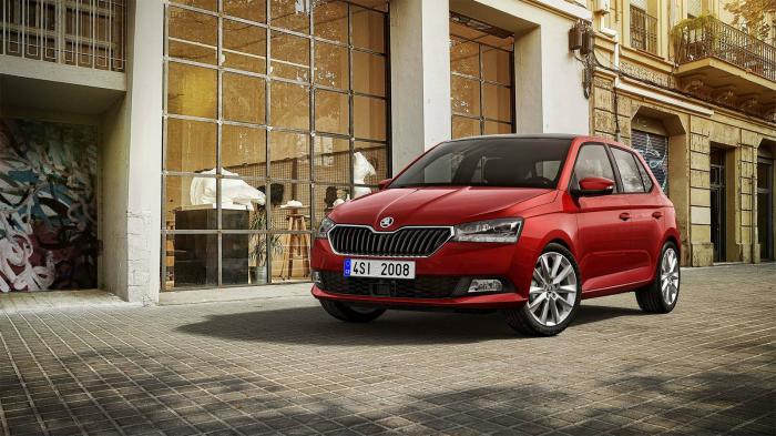 Η Skoda φρεσκάρει στα σημεία τη Fabia με τις περισσότερες αλλαγές να εντοπίζονται στον πρόβολο.