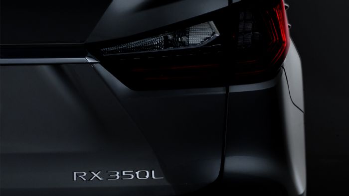 Στην έκθεση του Λος Αντζελες θα παρουσιαστεί η επιμηκυμένη εκδοχή του Lexus RX, για την οποία η εταιρεία σήμερα δίνει δύο προωθητικές εικόνες.