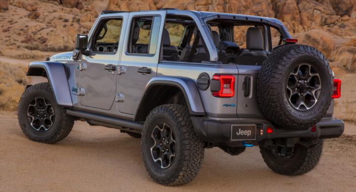  Όλα τα νέα Jeep Wrangler 4xe καλύπτονται από 4ετη εργοστασιακή εγγύηση με ισχύ έως 160.000χλμ.