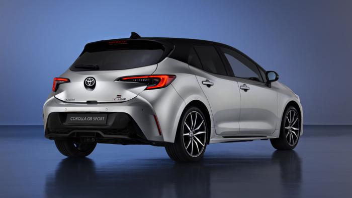 Η υβριδική Corolla με 1.800άρι μοτέρ αποδίδει πλέον 140 άλογα (18 άλογα παραπάνω σε σχέση με πριν), ενώ στη 2λιτρη η ισχύς έχει ανέβει στα 196 άλογα (+16 άλογα). Η υβριδική Corolla με 1.800άρι μοτέρ αποδίδει πλέον 140 άλογα (18 άλογα παραπάνω σε σχέση με πριν), ενώ στη 2λιτρη η ισχύς έχει ανέβει στα 196 άλογα (+16 άλογα).