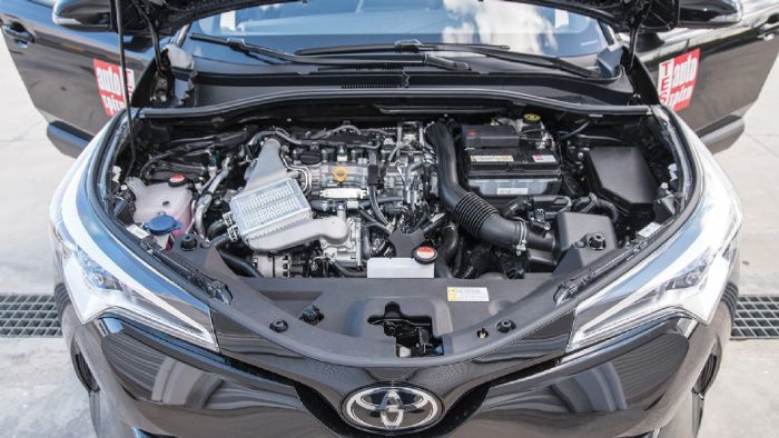 Το C-HR έχει τον 1,2 λτ. turbo κινητήρα του Auris, ο οποίος αποδίδει 116 άλογα και 185 Nm ροπής (1.500-4.000 σ.α.λ.), ξεχωρίζοντας για την απόλυτα γραμμική και πολιτισμένη λειτουργία του.