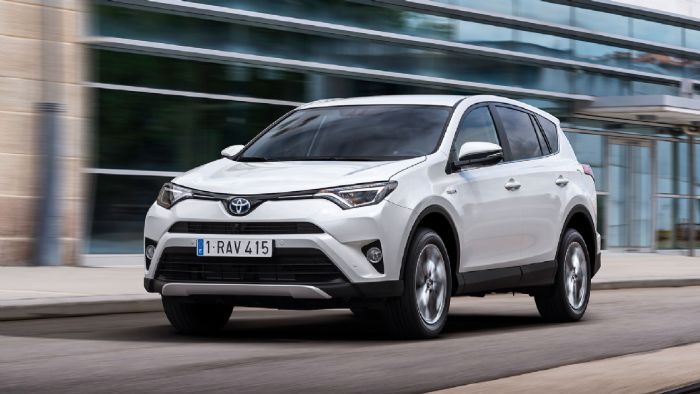 Η 4η γενιά του RAV4 ενσωμάτωσε και για την Ευρώπη μεταξύ άλλων και το υβριδικό σύστημα της Toyota διευρύνοντας έτσι την γκάμα υβριδικών της.