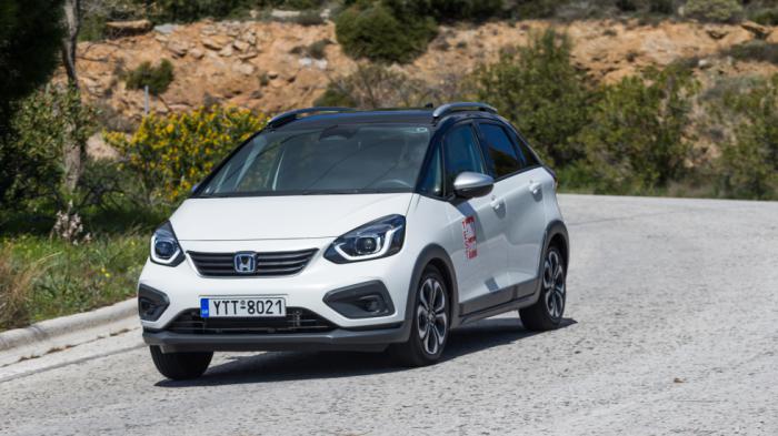 Xάρη στο έξυπνο νέο υβριδικό σύστημα της Honda, το Jazz Crosstar καίει μόλις 5,0 λτ./100 χλμ.	