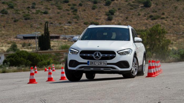 Παρά το πιο «μαλακό» της setup αλλά και το αυξημένο της ύψος, η Mercedes GLA βελτίωσε κατά μισό χιλιόμετρο την επίδοσή της, συγκριτικά με την προηγούμενη γενιά.