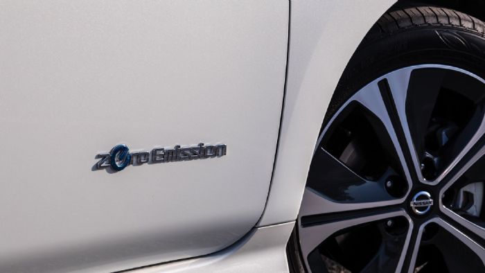 Zoom σε λεπτομέρεια του νέου Nissan LEAF.