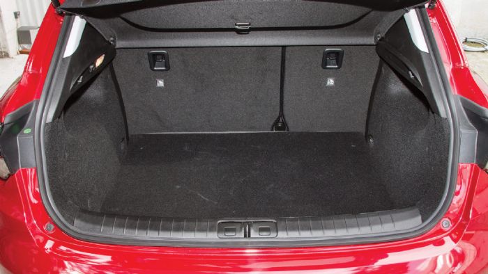 Ο χώρος αποσκευών του Fiat Tipo Hatchback έχει όγκο 440 λίτρα και είναι ο μεγαλύτερος στην μικρομεσαία κατηγορία. 