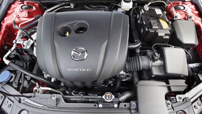 Η γκάμα των κινητήρων του Mazda 3 ξεκινάει από τα 2.000 κυβικά και τα 122 λίτρα ένεκα απουσίας τούρμπο.
