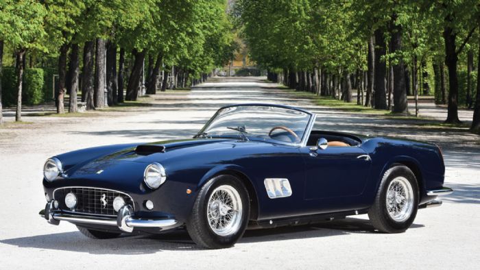Η εικονιζόμενη μαύρη 250 GT SWB California Spyder δείχνει ικανή να σπάσει όλα τα ρεκόρ οδεύοντας προς τη δημοπρασία της RM Sotheby`s Villa Erba.
