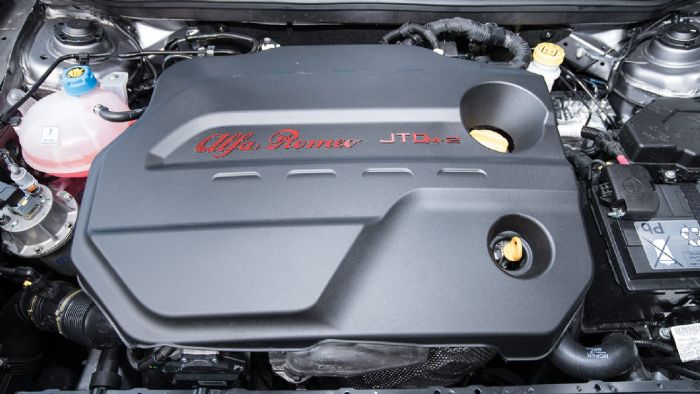 Ο 1,6 λίτρων MultiJet κινητήρας της Giulietta διακρίνεται για τις πολύ καλές του επιδόσεις, ενώ αναλογικά με αυτές, είναι και αρκετά οικονομικός σε κατανάλωση.