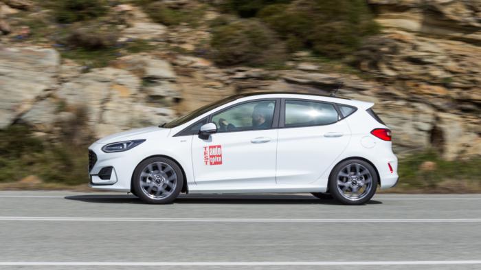 Η εύρωστη λειτουργία σε μεγάλο φάσμα περιστροφής του ήπια υβριδικού συνόλου των 125 ίππων και το τράβηγμα από χαμηλά χαρίζουν αέρινο χαρακτήρα στο Fiesta. Η εύρωστη λειτουργία σε μεγάλο φάσμα περιστροφής του ήπια υβριδικού συνόλου των 125 ίππων και το τράβηγμα από χαμηλά χαρίζουν αέρινο χαρακτήρα στο Fiesta.