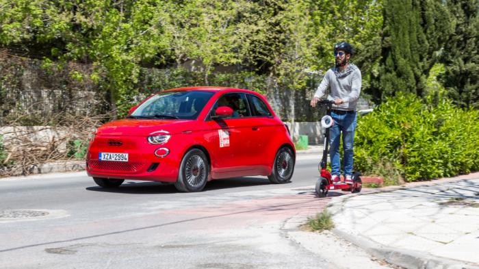 Το 500e θέλει να γίνει κυρίαρχος της πόλης. Συνοδοιπόρος γι αυτό το σκοπό το ηλεκτρικό σκούτερ 500 i-ride που πατάει όπου δεν πάει αυτοκίνητο.