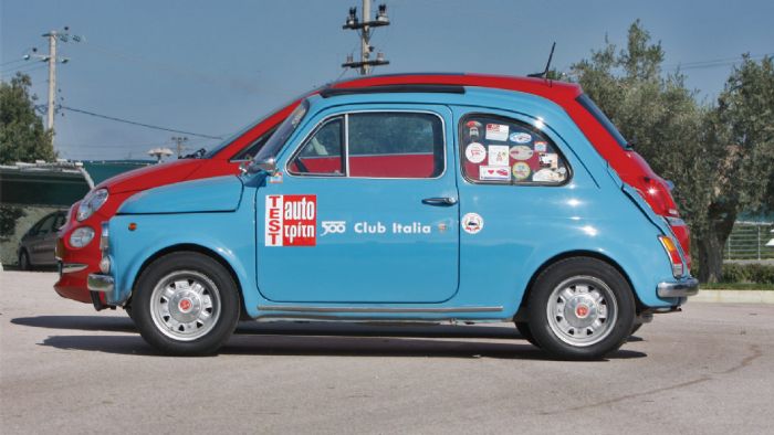 Πιο compact δεν γίνεται. Μπροστά στο παλαιό 500, ακόμη και το σύγχρονο Fiat 500 δείχνει... γίγαντας.
Πιο compact δεν γίνεται. Μπροστά στο παλαιό 500, ακόμη και το σύγχρονο Fiat 500 δείχνει... γίγαντας.