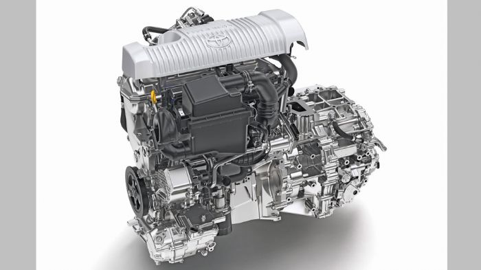 Η συνδυαστική ισχύς του Toyota HSD είναι 100 ίπποι, με μέση κατανάλωση 3,5 λτ./100 χλμ. και μόλις 79 γρ./χλμ. εκπομπές ρύπων. Ο βενζινοκινητήρας που το ορίζει είναι 1,5 λίτρου, παρμένος (αλλά δομικά αλλαγμένος) από το Prius 2ης γενιάς. 