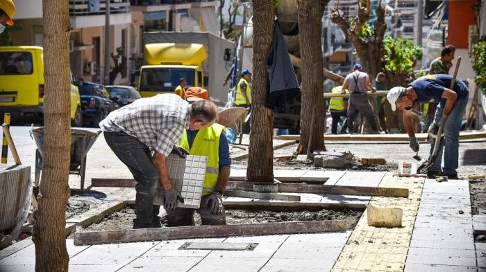 Δήμος Αθηναίων: Ανακατασκευάζονται 410 πεζοδρόμια στο κέντρο 