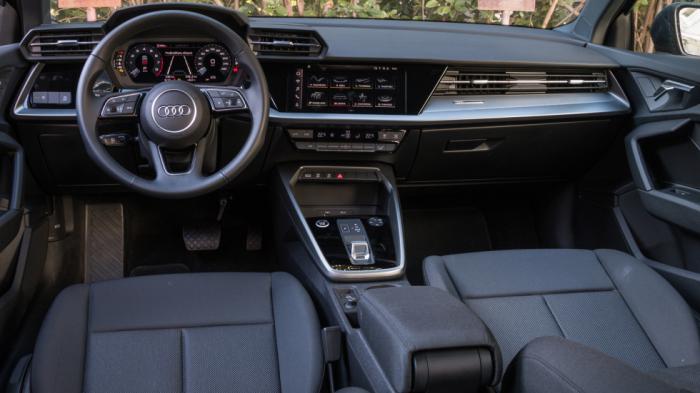 Το Audi A3 προσφέρει συγκλονιστική ποιότητα κατασκευής και εξαιρετικό φινίρισμα. Το design της νέας του γενιάς είναι εξαιρετικά ενδιαφέρον.