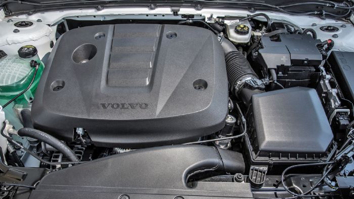 Ισχυρός, ικανός και οικονομικός είναι ο 4κύλινδρος 2λιτρος turbo κινητήρας που κινεί την κορυφαία έκδοση του compact XC40. 