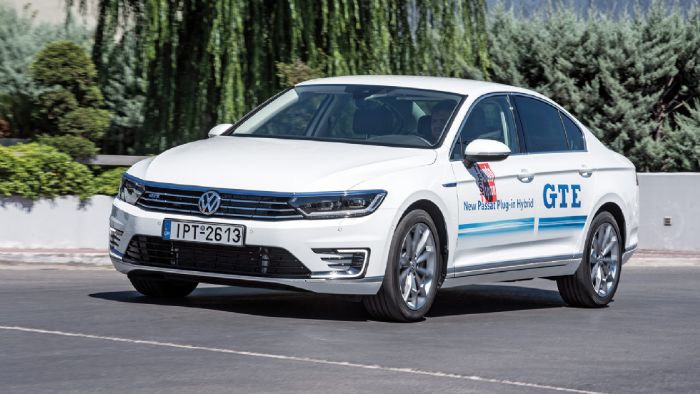 Το Passat GTE καταφέρνει να καταπίνει χιλιόμετρα, όχι όμως και καύσιμο! Το Passat GTE καταφέρνει να καταπίνει χιλιόμετρα, όχι όμως και καύσιμο!