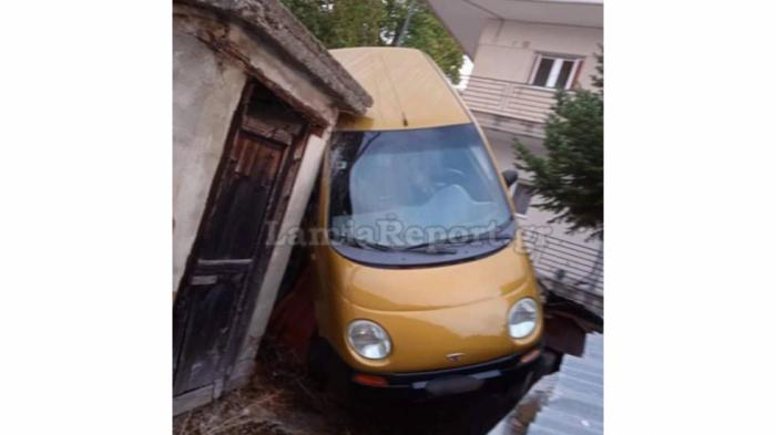 Ευτυχώς δεν υπήρξαν ανθρώπινες απώλειες.    
