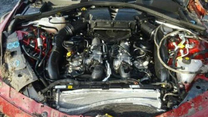 Ο κινητήρας V6 ,σύμφωνα με τις πληροφορίες, είναι ελάχιστα μεταχειρισμένος με μόνο 8.000 χλμ στο ρολόι.