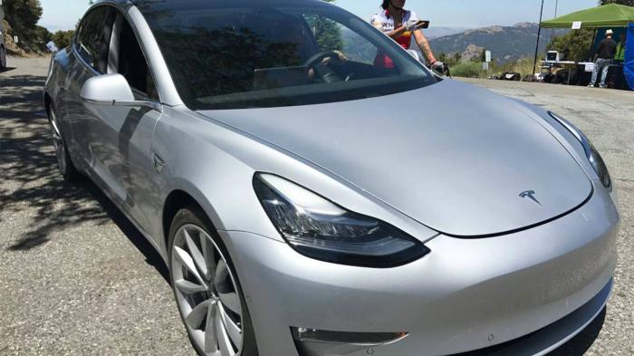 Η Tesla αναφέρει ότι θα ξεκινήσει την παραγωγή του μοντέλου τον Ιούλιο.