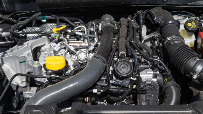 Σε όλες τις εξοπλιστικές εκδόσεις του νέου Nissan Juke παρών είναι ο κινητήρας DIG-T των 999 κ.εκ.. Η συνολικής του ισχύς ανέρχεται στους 114 ίππους και τα 200 Nm ροπής. Συνεργάζεται είτε με ένα 7άρι 