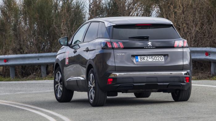 Ακόμη και σε μία στριφτερή διαδρομή με το Sport driving mode το Peugeot 3008 μπορεί να κινηθεί σβέλτα και με ασφάλεια, ικανοποιώντας τον οδηγό με την αίσθηση που λαμβάνει.