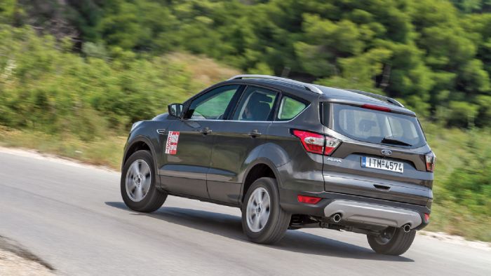 Αυξημένα είναι τα όρια πρόσφυσης του Ford Kuga. Το αυτόματο κιβώτιο βοηθάει το γρήγορο τέμπο οδήγησης.