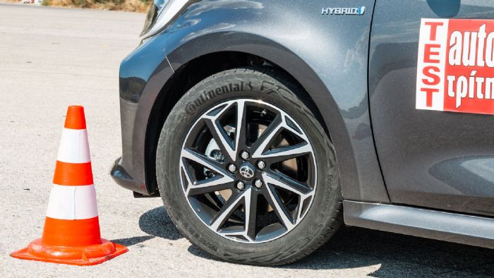 Η εξαιρετική επίδοση του νέου Toyota Yaris στο ΕLK TEST οφείλεται και στο κορυφαίο ελαστικό Continental EcoContact6 με το οποίο ήταν εφοδιασμένο. Η εξαιρετική επίδοση του νέου Toyota Yaris στο ΕLK TEST οφείλεται και στο κορυφαίο ελαστικό Continental EcoContact6 με το οποίο ήταν εφοδιασμένο.