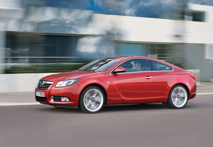 Μέσα στο 2012 το Opel Insignia θα αποκτήσει και κουπέ έκδοση. 