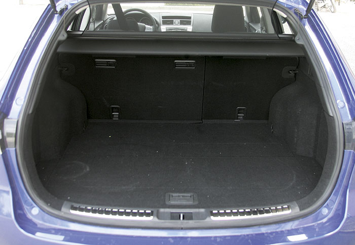 Ο χώρος αποσκευών του Mazda 6 SW ανέρχεται στα 519 λίτρα. Με την αναδίπλωση των καθισμάτων αυτός είναι 1.751 λίτρα.