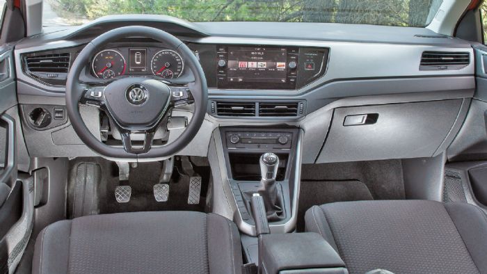 Το VW Polo αποτελεί σημείο αναφοράς όσον αφορά στην ποιότητα και τη στιβαρότητα του εσωτερικού του.