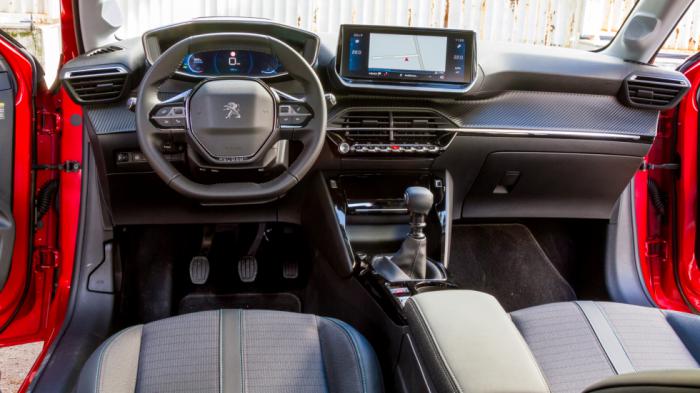 Όπως συμβαίνει και με την εξωτερική του σχεδίαση, έτσι και αυτή στο εσωτερικό του Peugeot 208 είναι ξεχωριστή συνδυάζοντας την premium αίσθηση ποιότητας με το μοντέρνο σχεδιασμό.