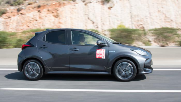 Xάρη στη δυνατότητα του για (περιορισμένη) ηλεκτροκίνηση, το υβριδικό Yaris προσφέρει απίθανα χαμηλή κατανάλωση, ειδικά μέσα στην πόλη. Xάρη στη δυνατότητα του για (περιορισμένη) ηλεκτροκίνηση, το υβριδικό Yaris προσφέρει απίθανα χαμηλή κατανάλωση, ειδικά μέσα στην πόλη.
