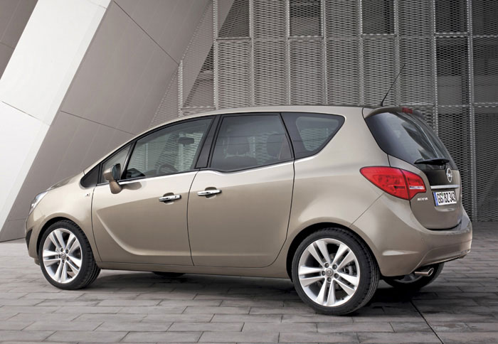 Το κύριο λόγο στο νέο Opel Meriva έχουν οι πρακτικές ευκολίες που προσφέρει. Ωστόσο, και στον τομέα της εμφάνισης, οι άνθρωποι της Opel έκαναν αρκετά καλή δουλειά