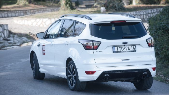 Το Ford Κuga εξαργυρώνει στο έπακρο την πίσω ανάρτηση πολλαπλών συνδέσμων εμφανίζοντας ένα ιδιαίτερα ευχάριστο οδηγικό ταμπεραμέντο. Το Ford Κuga εξαργυρώνει στο έπακρο την πίσω ανάρτηση πολλαπλών συνδέσμων εμφανίζοντας ένα ιδιαίτερα ευχάριστο οδηγικό ταμπεραμέντο.