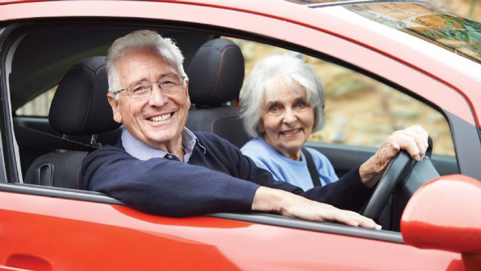 Ποια είναι τα 5 πράγματα που πρέπει να ξέρεις για τον ηλικιωμένο οδηγό;