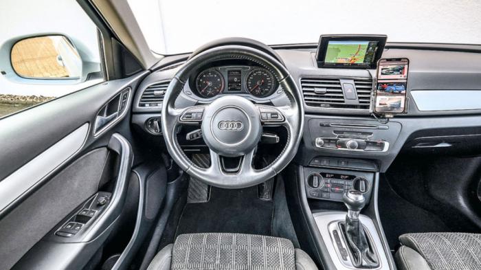 Το Audi Q3 δεν εμφανίζει φθορές στα μηχανικά μέρη και στο εσωτερικό