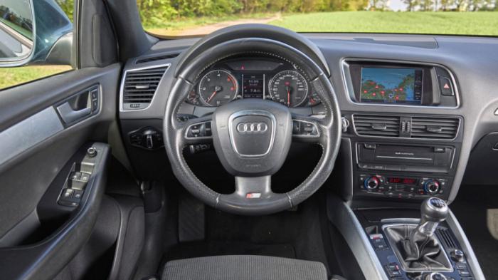 Δύσκολα θα βρείτε φθορές στο εσωτερικό του Audi Q5 Δύσκολα θα βρείτε φθορές στο εσωτερικό του Audi Q5