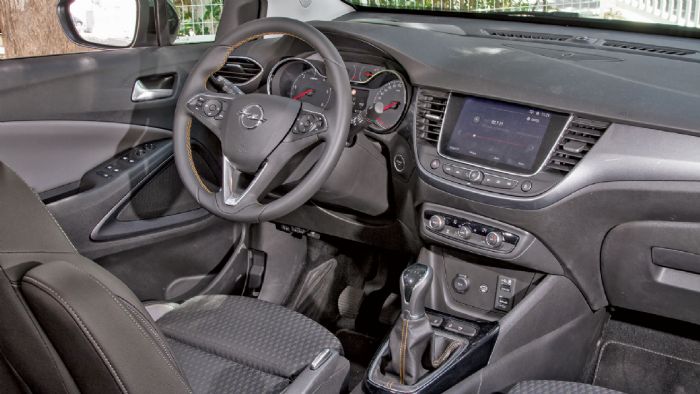 Το Opel Crossland Χ διαθέτει πολύ καλά ποιοτικά χαρακτηριστικά στο high-tech εσωτερικό του. Η έγχρωμη οθόνη αφής έχει δεσπόζουσα θέση στο κέντρο του ταμπλό.