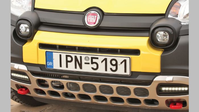 Λεπτομέρειες Panda: To Fiat Panda Cross έχει άγριες διαθέσεις και δεν τις κρύβει.