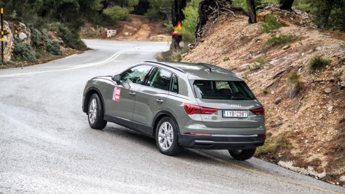 Το νέο Q3 επιτέλους απέκτησε προσωπικότητα εφαρμόζοντας το νέο σχεδιαστικό προφίλ της Audi. Το νέο Q3 επιτέλους απέκτησε προσωπικότητα εφαρμόζοντας το νέο σχεδιαστικό προφίλ της Audi.