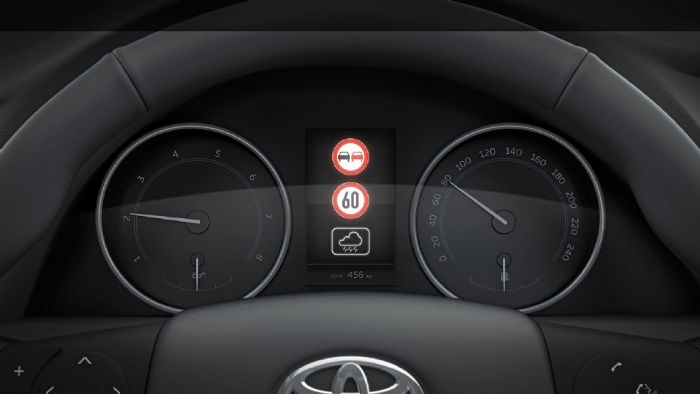 Το νέο Avensis διαθέτει πλέον στη φαρέτρα του νέα, προηγμένα Συστήματα ενεργητικής και παθητικής ασφάλειας, που ομαδοποιούνται υπό την ονομασία «Toyota Safety Sense».
