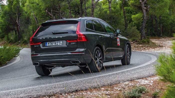 Το Volvo XC60 D5 συνδυάζει εξαιρετικά την άνεση και την ευκολία χρήσης, σε συνδυασμό πάντα με την υψηλή ποιότητα κατασκευής και την premium αισθητική.