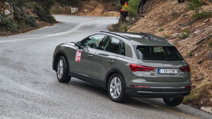 Το Audi Q3 συνδυάζει με τον καλύτερο τρόπο τη δυναμική οδική συμπεριφορά με την αξιοζήλευτη ποιότητα κύλισης. Το ελαφρύ τιμόνι του δεν «κόβει» αρκετά , τα φρένα του όμως είναι εξαιρετικά.