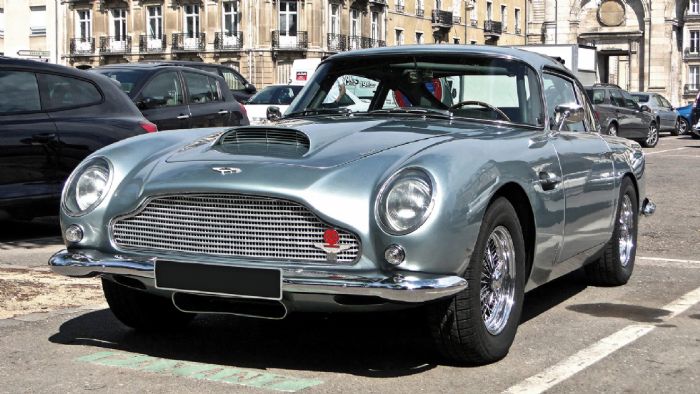 Goldfinger (James Bond 007): Aston Martin DB5
