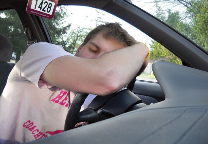 Μην οδηγείτε κουρασμένος ή υπό την επήρρεια αλκοόλ. 
