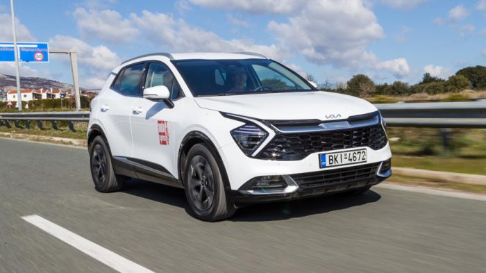 Το 4κίνητο πετρελαιοκίνητο Kia Sportage αποδίδει 136 ίππους και συνδυάζεται με ήπια υβριδική τεχνολογία 48V, ένα σύνολο που αποτελείται από ένα ηλεκτρικό μοτέρ ισχύος 17 PS, μαζί με μία μπαταρία ιόντων λιθίου 0,44 kWh. Το 4κίνητο πετρελαιοκίνητο Kia Sportage αποδίδει 136 ίππους και συνδυάζεται με ήπια υβριδική τεχνολογία 48V, ένα σύνολο που αποτελείται από ένα ηλεκτρικό μοτέρ ισχύος 17 PS, μαζί με μία μπαταρία ιόντων λιθίου 0,44 kWh.