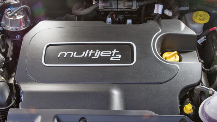 Είναι διαθέσιμο με κινητήρες βενζίνης, diesel και ως Plug-in υβριδικό Είναι διαθέσιμο με κινητήρες βενζίνης, diesel και ως Plug-in υβριδικό