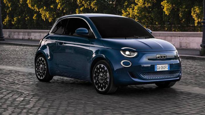 Ηλεκτρικό Fiat 500,Το εμβληματικό 500 επέλεξε η Fiat να λανσάρει ως το πρώτο το της ηλεκτρικό μοντέλο. Το ρετρομοντέρνο ιταλικό μίνι χρησιμοποιεί ένα ηλεκτρικό κινητήρα 118 ίππων, συνδυασμένο με πακέτ